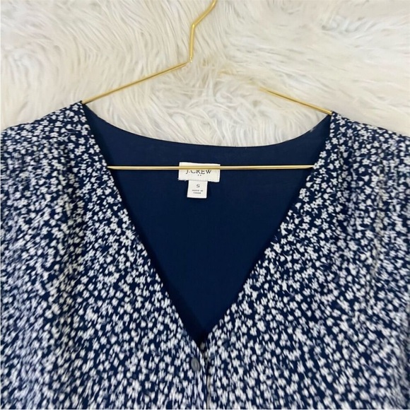 J.Crew Factory V-Neck Flutter Sleeve Blouse Blue Floral Cropped Women's Top - Picture 2 of 4